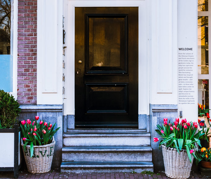 Front door of Tulip Museum, a popular item on a 2 days in Amsterdam itinerary.