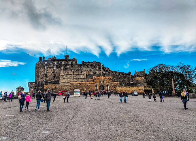 Edinburgh Castle facade, an essential part of the 2 day Edinburgh itinerary.