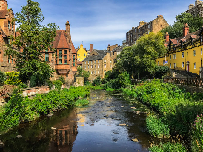 Dean Village cottages and canal, a 2 napos Edinburgh-i kirándulás népszerű helyszíne