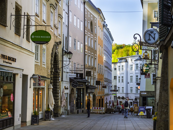 Salzburg Linzer Gasse street view.