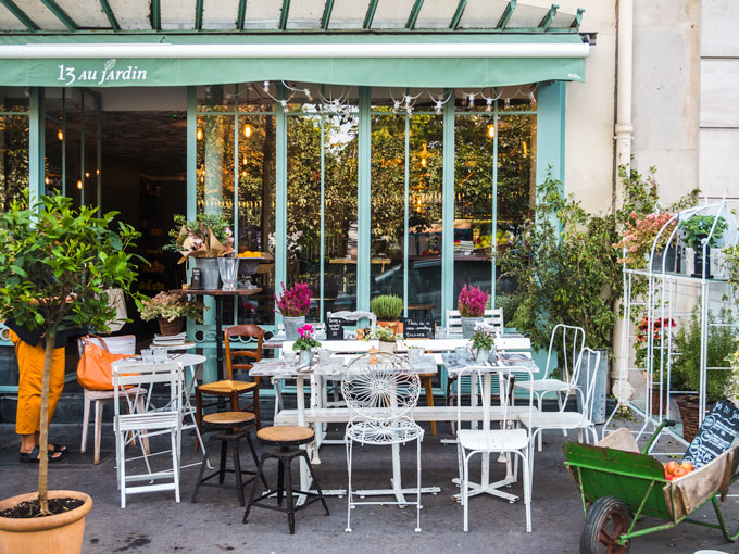 Treize Bakery Paris outdoor seating.