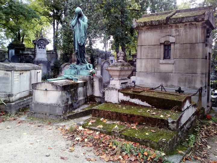 Pere Lachaise Cemetery graves and mausoleum.