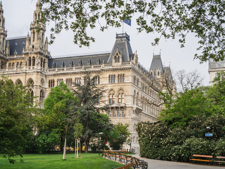 Side view of Vienna Rathaus from park.