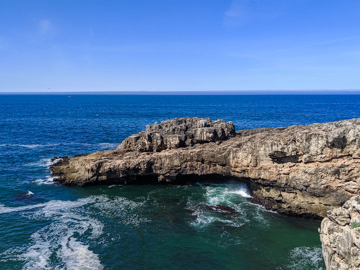 Boca do Inferno ocean cave waves, a must for what to do in Cascais.