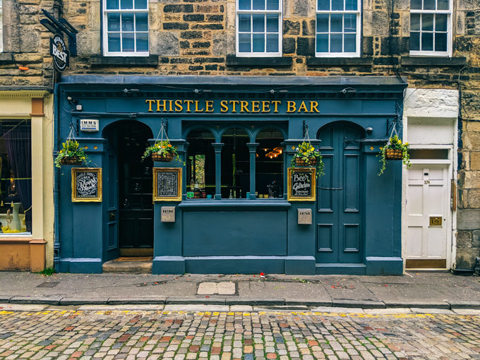 Teal facade of Thistle Street Bar, where to eat in Edinburgh.